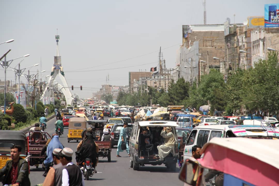 هرات کې نامعلومو کسانو له یوې خور او ورور سرونه پرې کړې