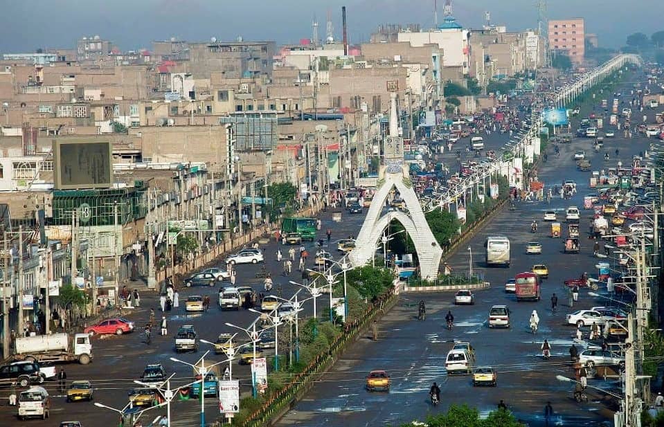 په هرات کې یوه سړي د خپلې کورنې درې غړي وژلي