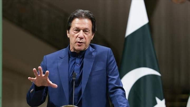 عمران خان: ایران او پاکستان باید تالېبانو سره مرستې جاري وساتي