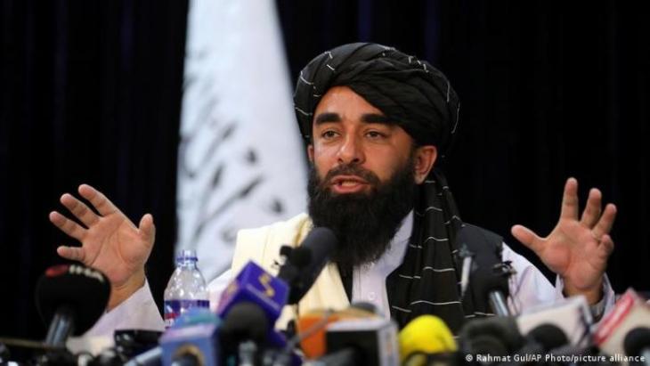 طالبان: د نوي کال له پیل سره به د نجونو ښوونځي بېرته پرانیستل شي